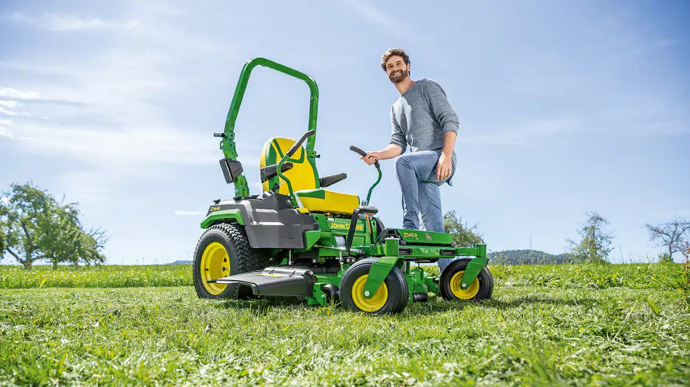 John Deere Z545R Zero Turn Mower image 3