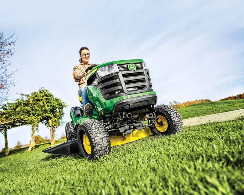 John Deere X107 Ride-on Lawn Mower image 1