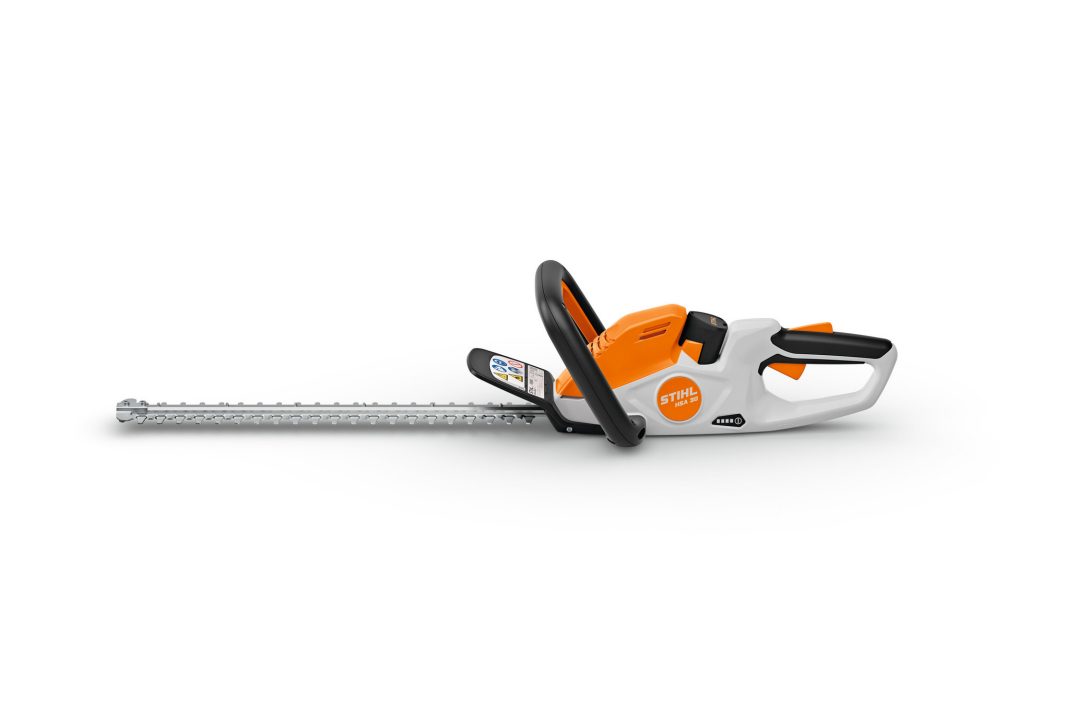 STIHL HSA 30 Cordless Hedge Trimmer Kit - Blade Length 45 cm / 18" image 2