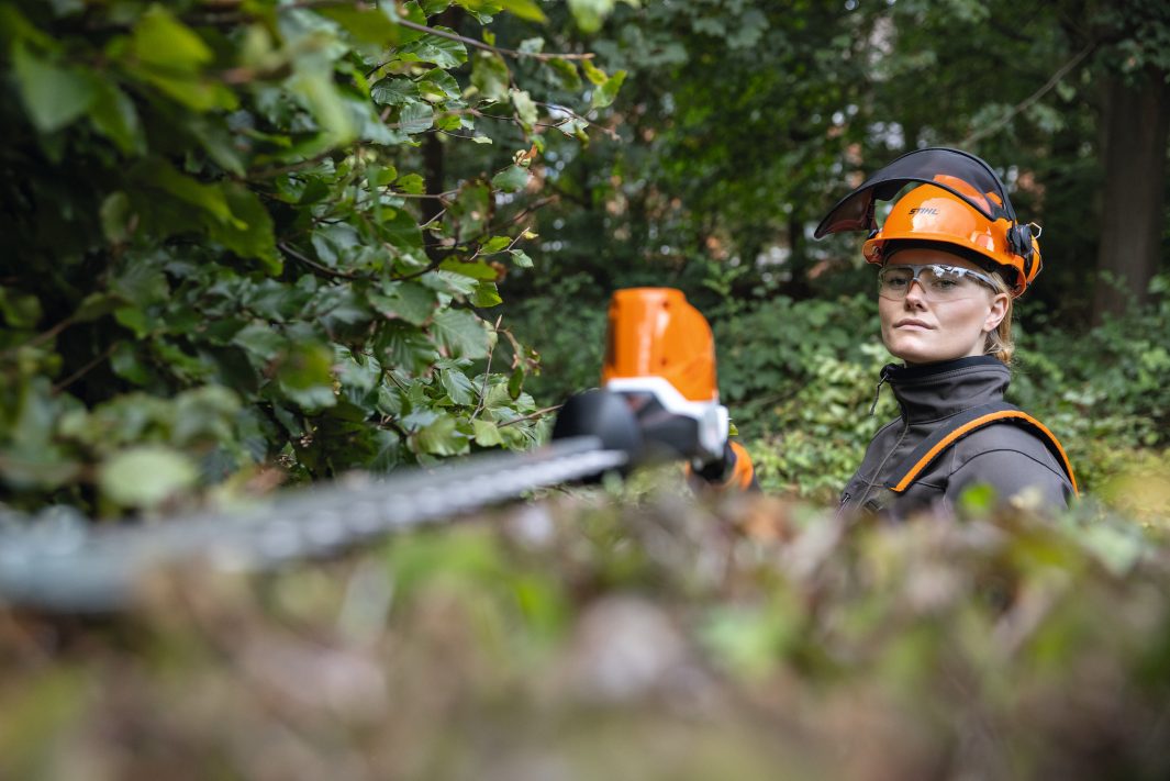 STIHL HLA 86 Cordless Long-Reach Hedge Trimmer Tool Only - Blade Length 50 cm / 20" image 5
