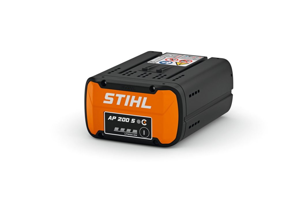 STIHL AP 200 S Battery With STIHL Connected image 1
