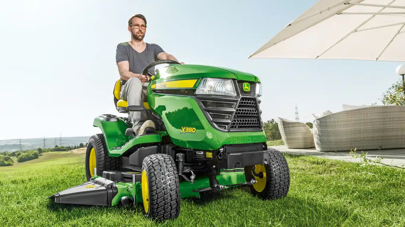 John Deere X380 Ride-on Lawnmower image 1