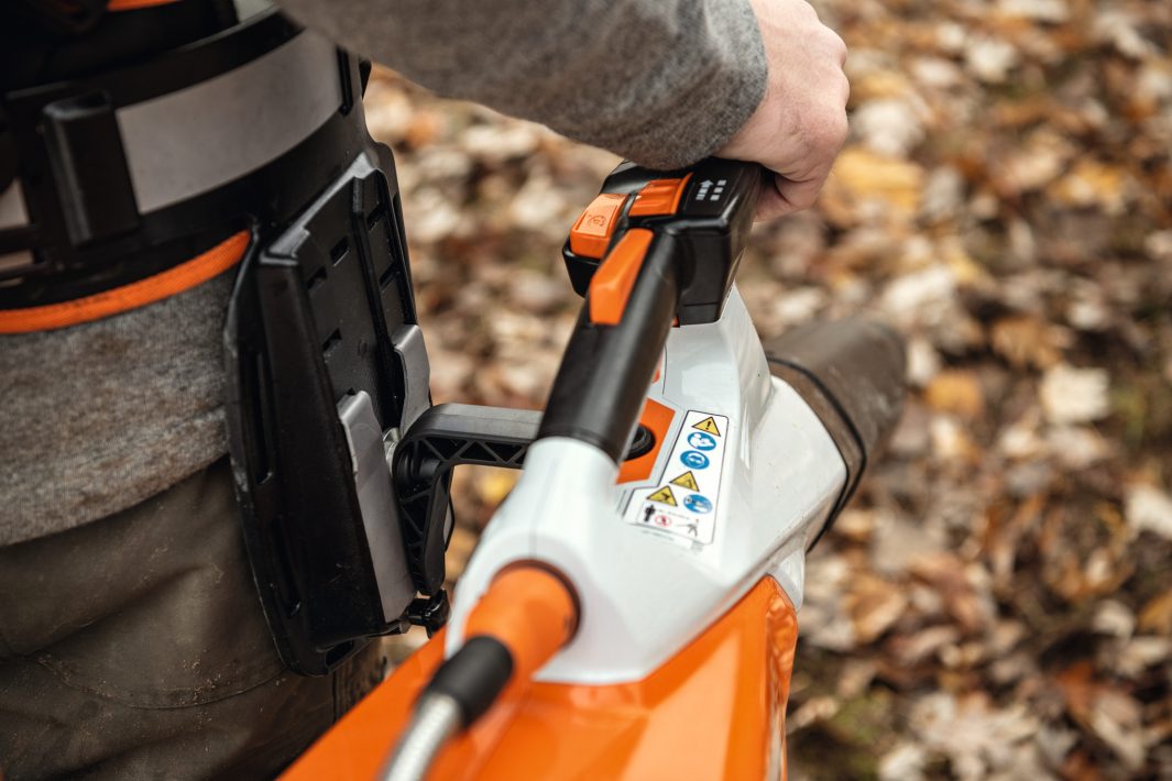 STIHL BGA 200 Cordless Leaf Blower With Comfort Carrying System image 1