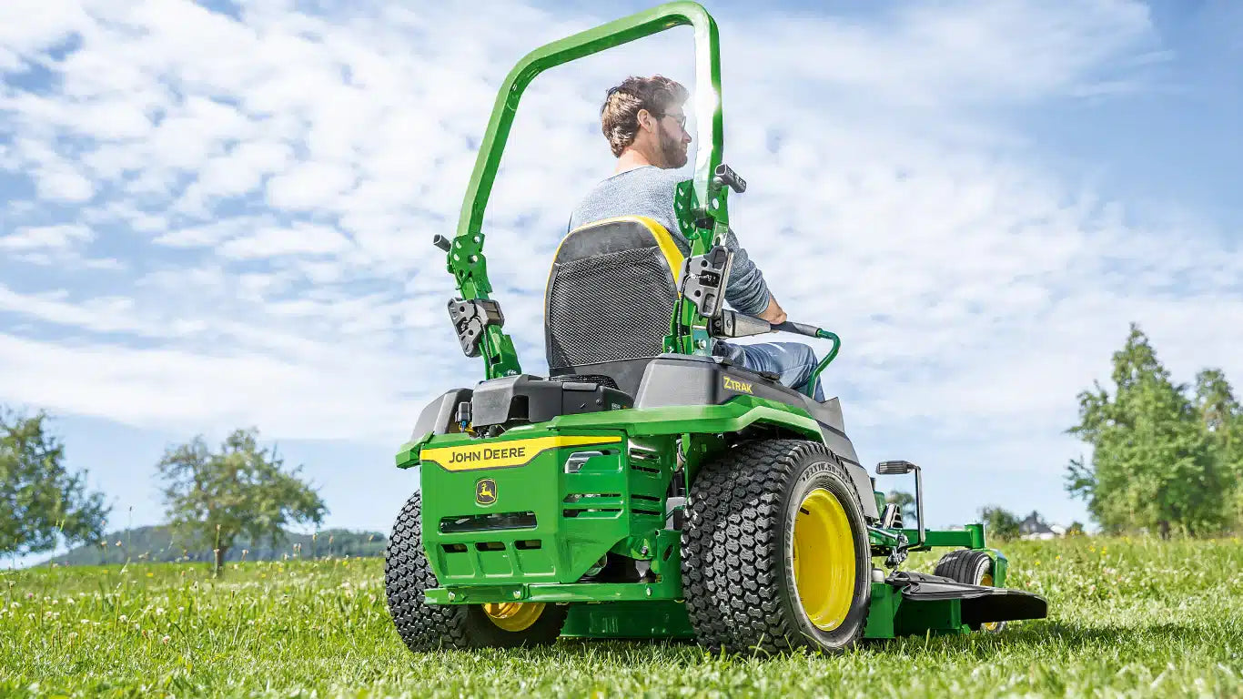 John Deere Z545R Zero Turn Mower image 4
