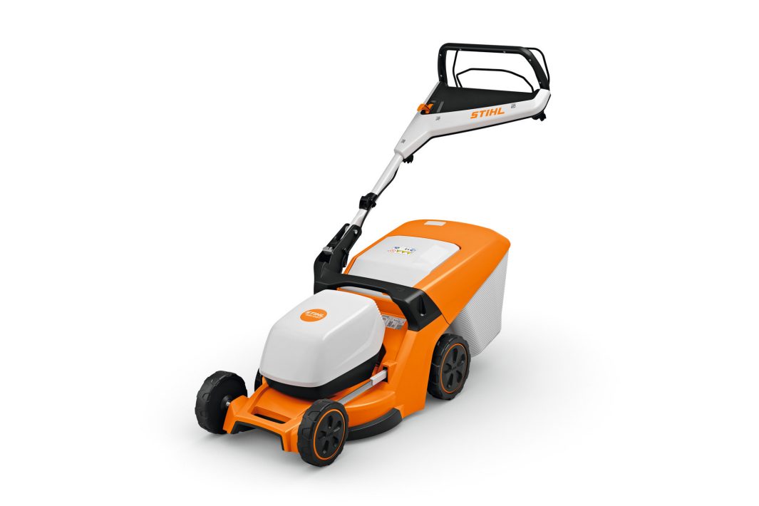 STIHL RMA 443 V Cordless Lawn Mower Kit image 1