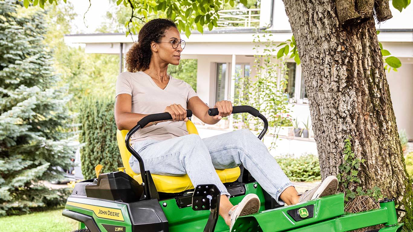 John Deere Z315E ZTrack Zero Turn Mower image 1