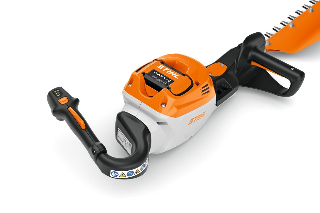 STIHL HSA 150 R Cordless Hedge Trimmer Tool Only - Blade Length 75 cm / 30" image 3