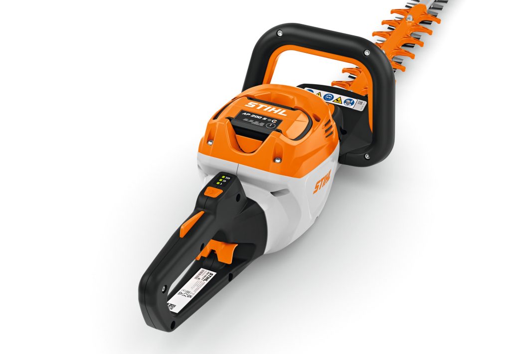 STIHL HSA 140 T Cordless Hedge Trimmer Tool Only - Blade Length 75 cm / 30" image 2
