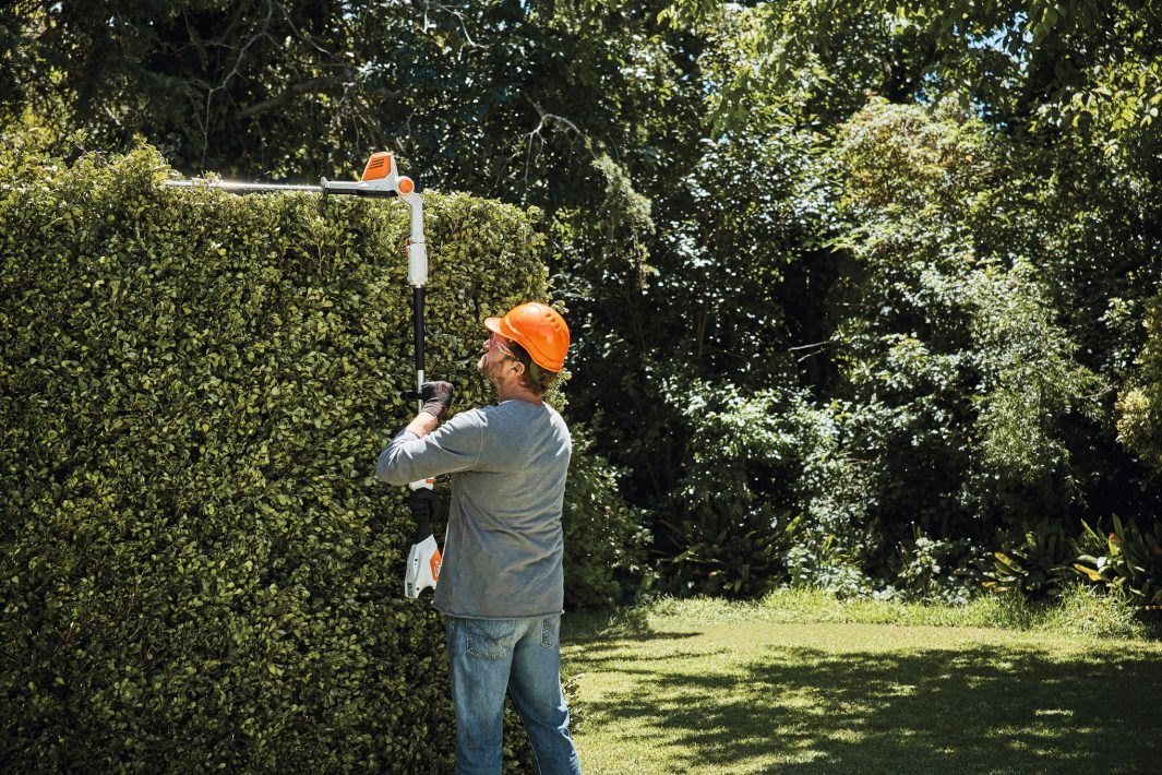 STIHL HLA 56 18" Cordless Long-reach Hedge Trimmer Kit image 1