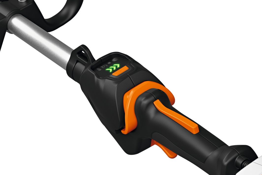 STIHL HLA 140 K-B Cordless Long-Reach Hedge Trimmer Tool Only - Blade Length 60 cm / 24 image 2