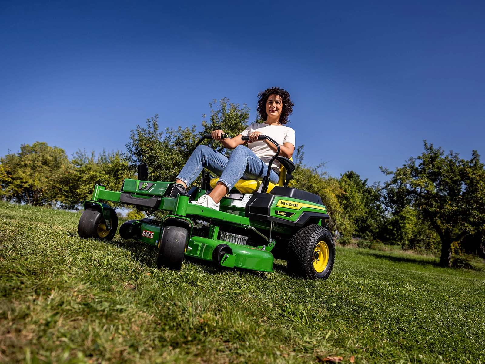 John Deere Z370R Electric ZTrak Mower image 1